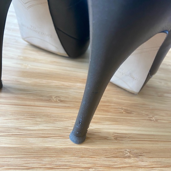 Black Leather Enzo Angiolini Platform Heels-8M - Picture 12 of 13